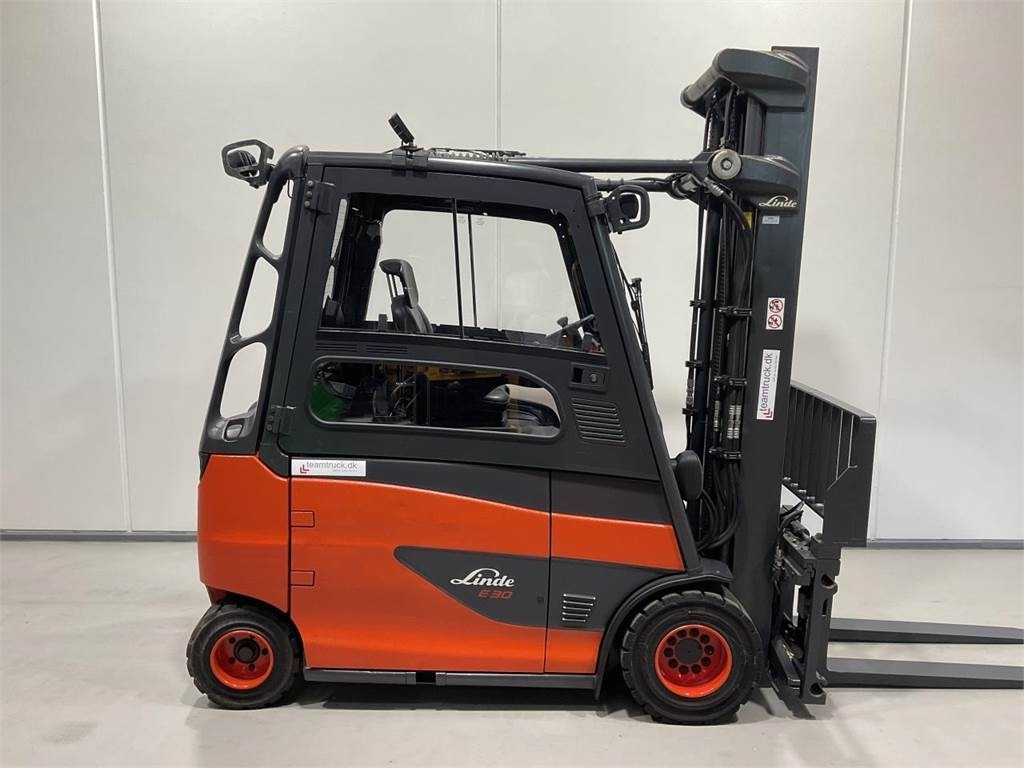 Linde E30/600-02 - Elektromos targonca: 1 kép. Linde E30/600-02 - Elektromos targonca: 1 kép.