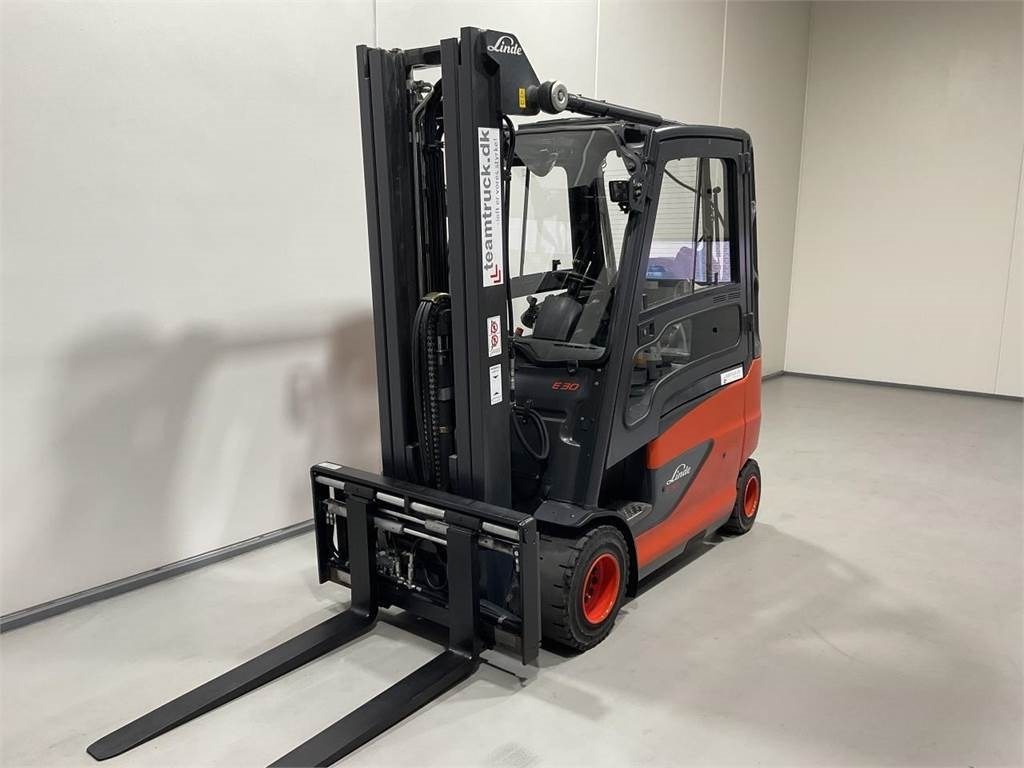 Linde E30HL-01/600 - Elektromos targonca: 4 kép. Linde E30HL-01/600 - Elektromos targonca: 4 kép.