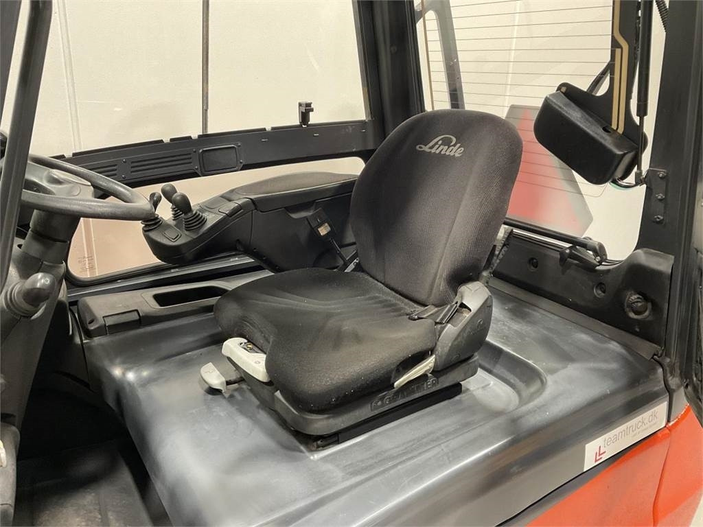 Linde E30HL-01/600 - Elektromos targonca: 5 kép. Linde E30HL-01/600 - Elektromos targonca: 5 kép.
