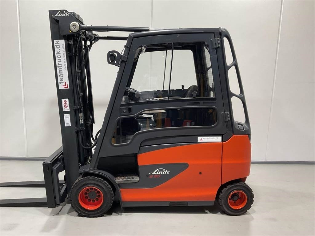 Linde E30HL-01/600 - Elektromos targonca: 3 kép. Linde E30HL-01/600 - Elektromos targonca: 3 kép.