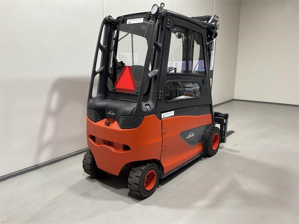 Linde E30HL-01/600 - Elektromos targonca: 2 kép. Linde E30HL-01/600 - Elektromos targonca: 2 kép.