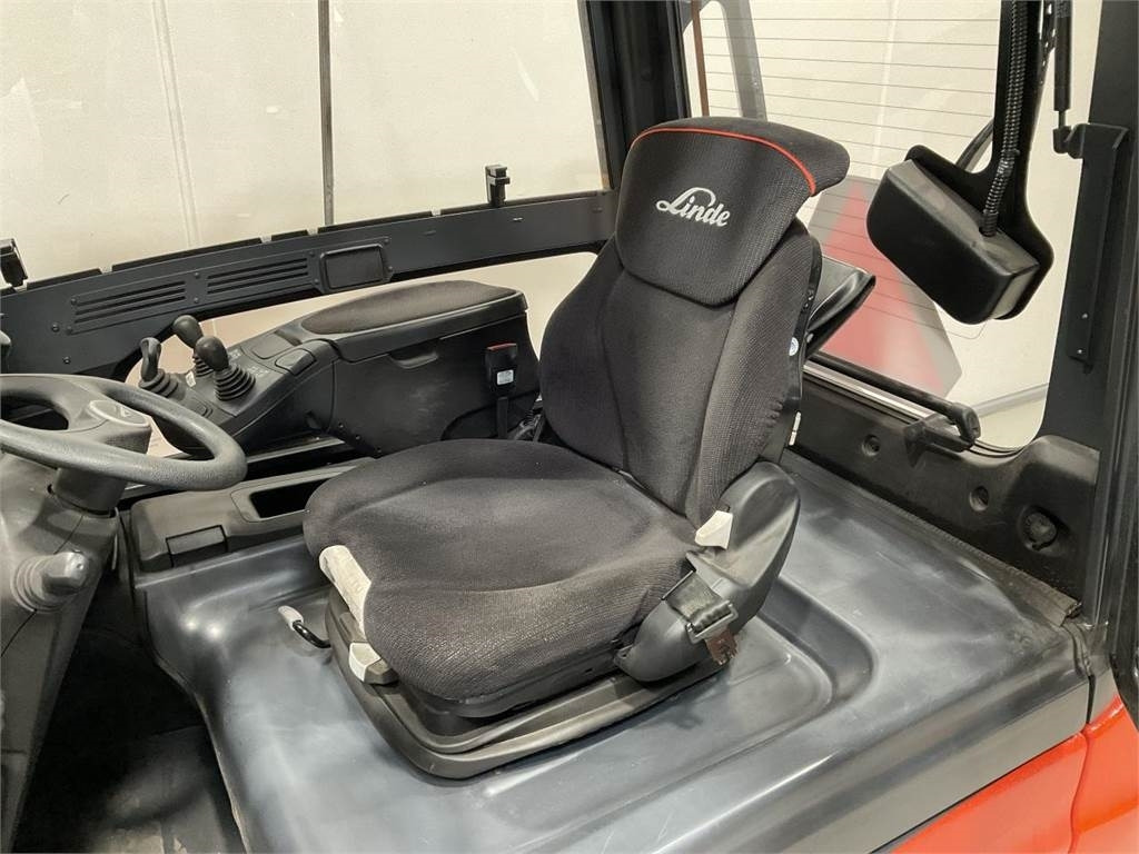 Linde E35L-01 - Elektromos targonca: 5 kép. Linde E35L-01 - Elektromos targonca: 5 kép.