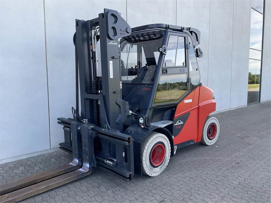 Linde E80-01/900 - Elektromos targonca: 4 kép. Linde E80-01/900 - Elektromos targonca: 4 kép.