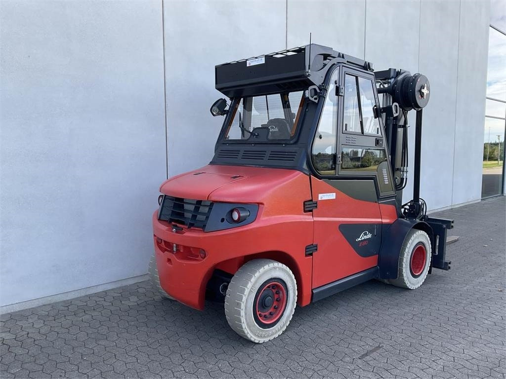 Linde E80-01/900 - Elektromos targonca: 2 kép. Linde E80-01/900 - Elektromos targonca: 2 kép.