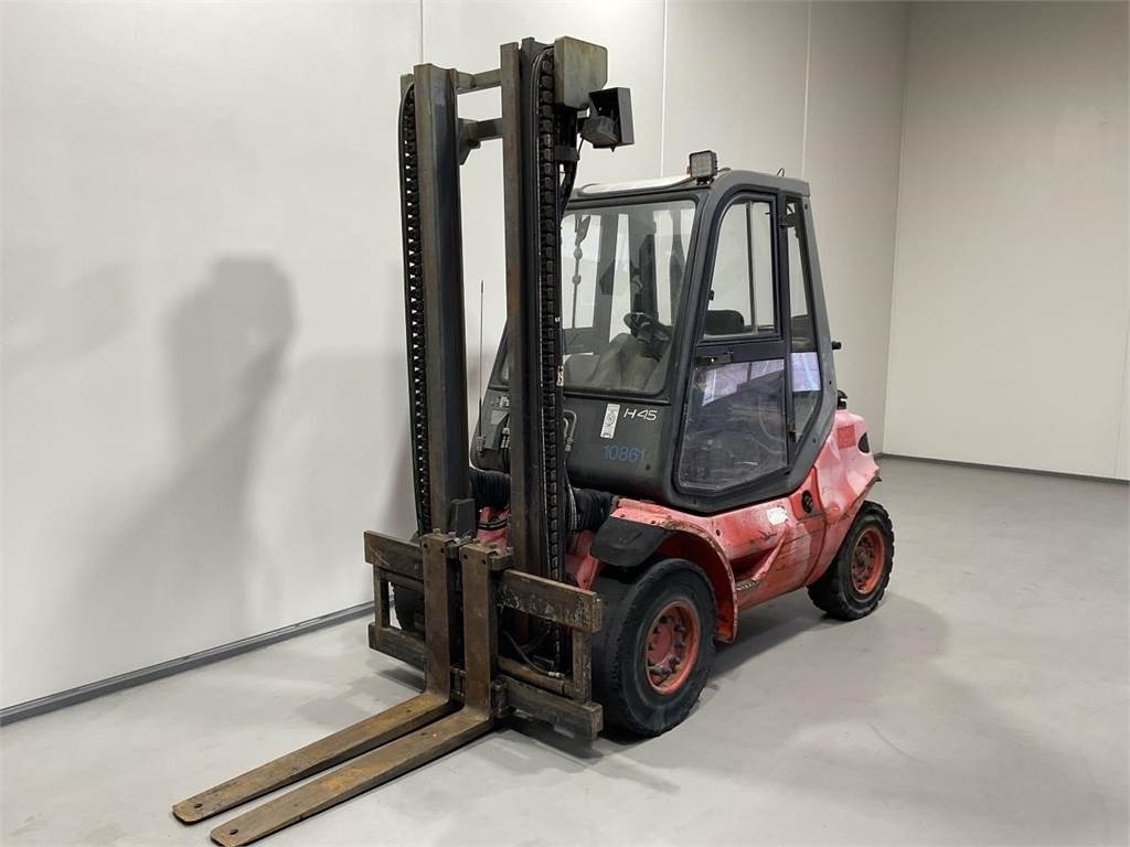 Linde H45D - Dízel targonca: 3 kép. Linde H45D - Dízel targonca: 3 kép.