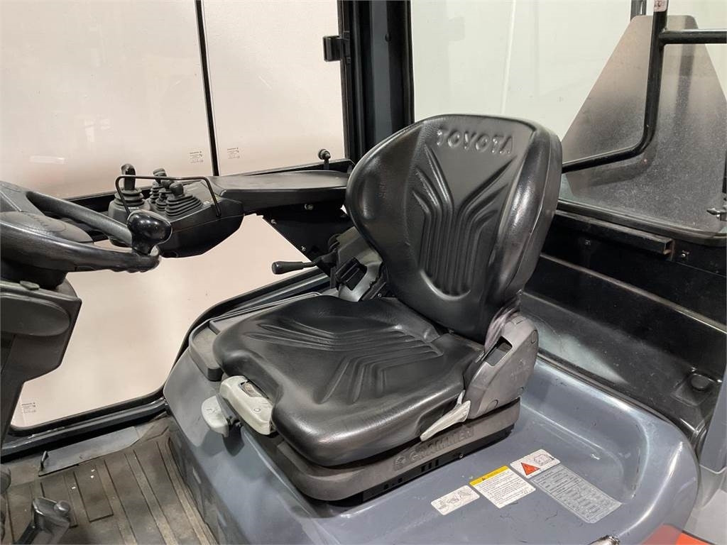 Toyota 40-8FD40N - Dízel targonca: 5 kép. Toyota 40-8FD40N - Dízel targonca: 5 kép.