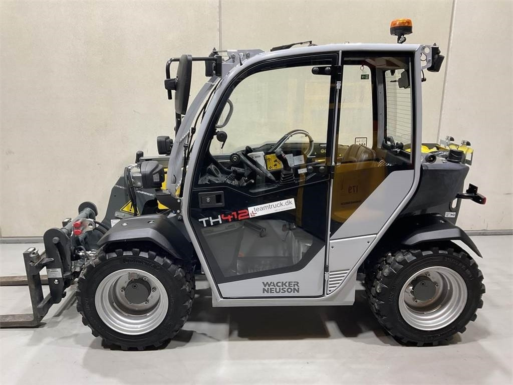 Wacker Neuson TH412  - Teleszkópos emelő: 3 kép. Wacker Neuson TH412  - Teleszkópos emelő: 3 kép.