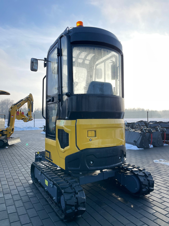 NEX N18 - Minikotró: 3 kép. NEX N18 - Minikotró: 3 kép.