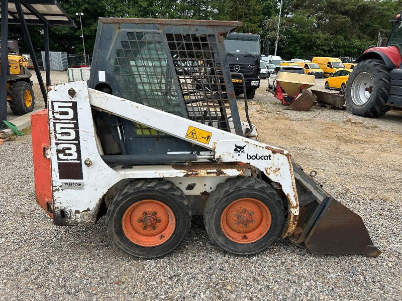 Bobcat 553 - Mini homlokrakodó: 3 kép. Bobcat 553 - Mini homlokrakodó: 3 kép.