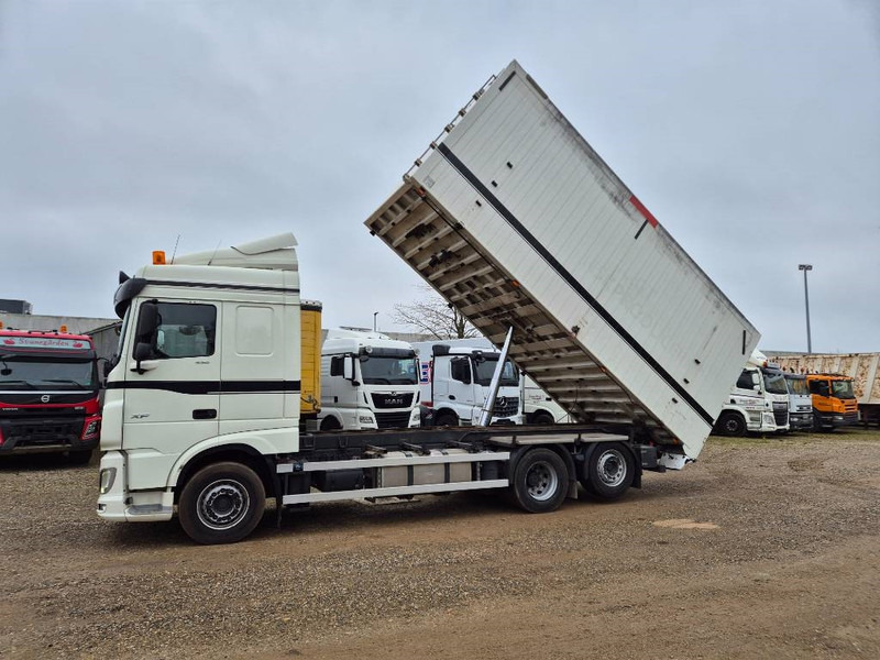 DAF XF 530 6x2 //Volume tipper// - Billenőplatós teherautó: 2 kép. DAF XF 530 6x2 //Volume tipper// - Billenőplatós teherautó: 2 kép.