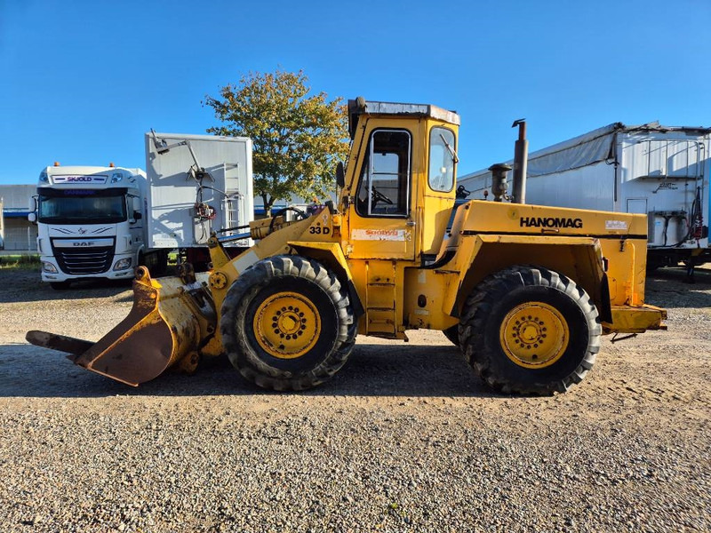 Hanomag 33 D //forks / Bucket// - Gumikerekes homlokrakodó: 2 kép. Hanomag 33 D //forks / Bucket// - Gumikerekes homlokrakodó: 2 kép.