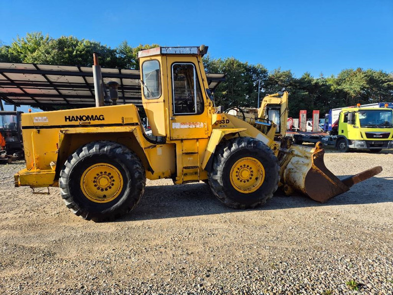 Hanomag 33 D //forks / Bucket// - Gumikerekes homlokrakodó: 5 kép. Hanomag 33 D //forks / Bucket// - Gumikerekes homlokrakodó: 5 kép.