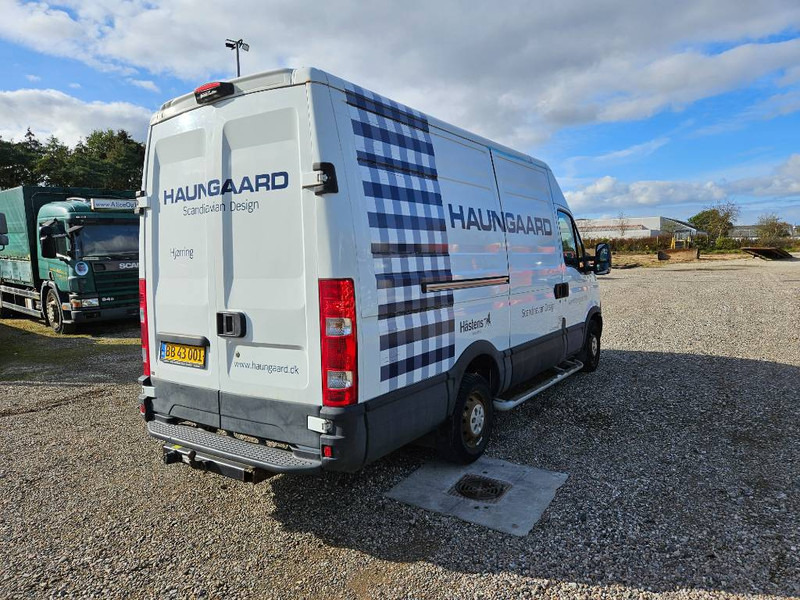 Iveco Daily 2,3 35S15 13,2m³ Van 5d - Furgon: 5 kép. Iveco Daily 2,3 35S15 13,2m³ Van 5d - Furgon: 5 kép.