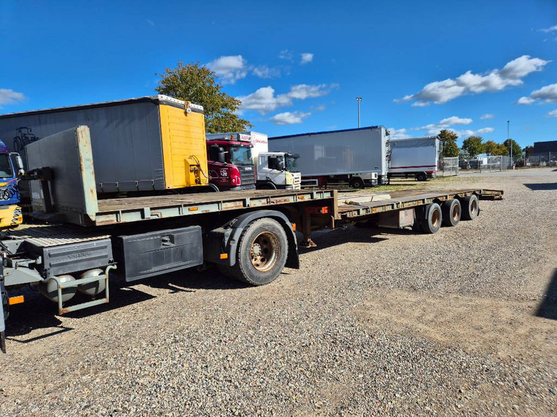KEL-BERG 3 axle machinetrailer - Félpótkocsi mélybölcsős: 1 kép. KEL-BERG 3 axle machinetrailer - Félpótkocsi mélybölcsős: 1 kép.