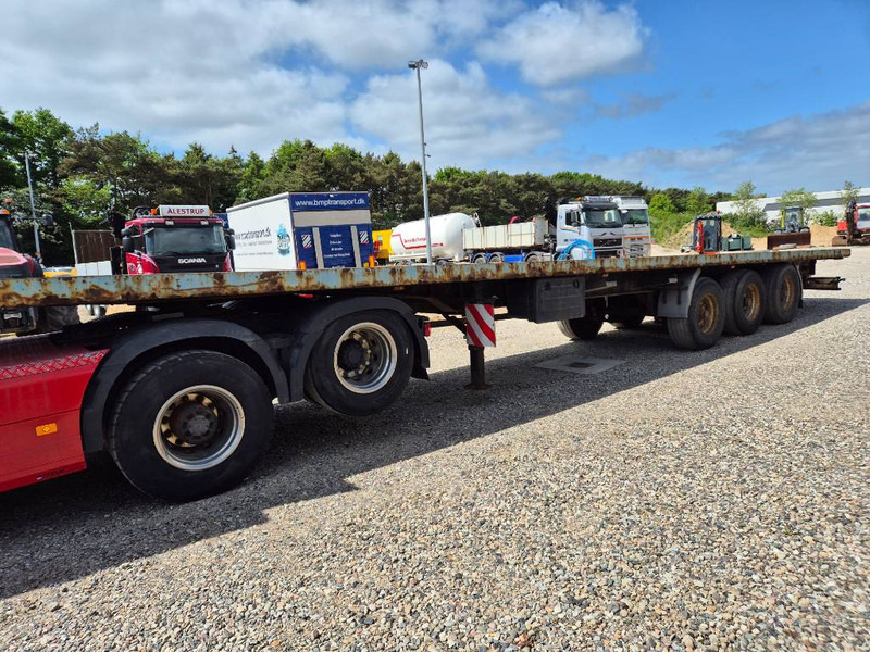 KEL-BERG Heavy load trailer - Platós félpótkocsi: 4 kép. KEL-BERG Heavy load trailer - Platós félpótkocsi: 4 kép.