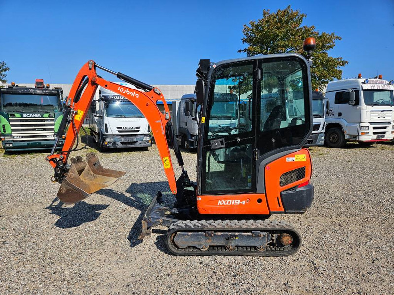 Kubota KX 19-4 New tiltman 2024 // 3 buckets - Minikotró: 2 kép. Kubota KX 19-4 New tiltman 2024 // 3 buckets - Minikotró: 2 kép.