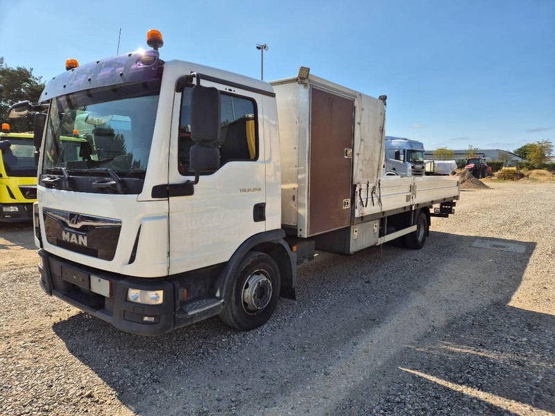 MAN TGL 12.250 4x2 - Platós teherautó: 1 kép. MAN TGL 12.250 4x2 - Platós teherautó: 1 kép.
