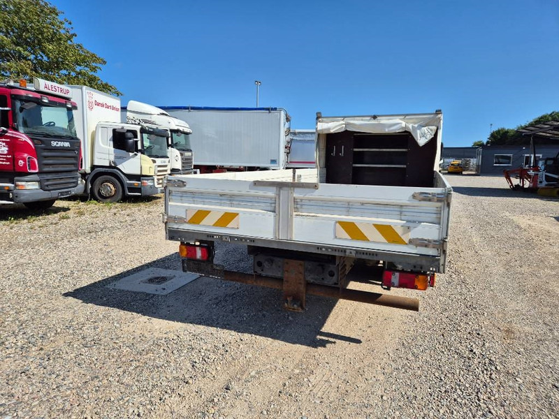 MAN TGL 12.250 4x2 - Platós teherautó: 4 kép. MAN TGL 12.250 4x2 - Platós teherautó: 4 kép.