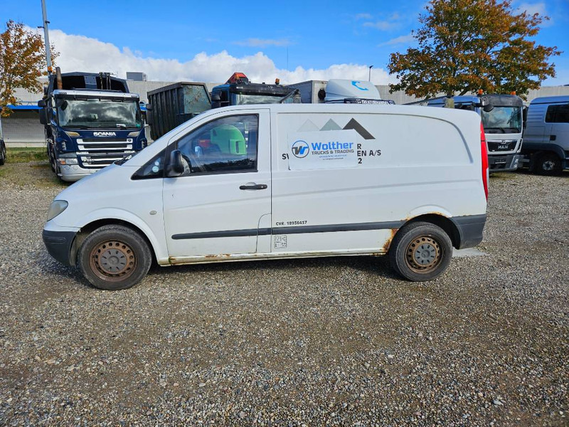 Mercedes-Benz Vito 109 2,2 CDi kort 4d - Kis furgon: 2 kép. Mercedes-Benz Vito 109 2,2 CDi kort 4d - Kis furgon: 2 kép.