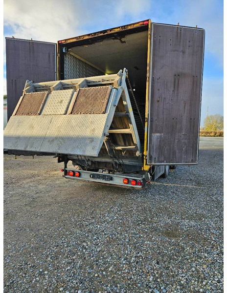Montracon Racing// machinetrailer // Living area - Félpótkocsi mélybölcsős: 2 kép. Montracon Racing// machinetrailer // Living area - Félpótkocsi mélybölcsős: 2 kép.