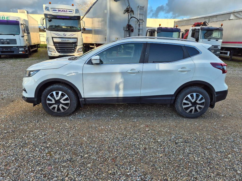 Nissan QASHQAI 1,5 dCi 115 Tekna DCT Van 5d - Dobozos kisteherautó: 2 kép. Nissan QASHQAI 1,5 dCi 115 Tekna DCT Van 5d - Dobozos kisteherautó: 2 kép.