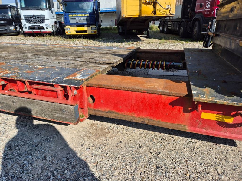 Nooteboom Machine trailer W/ extendable bed & Hyd Ramps - Félpótkocsi mélybölcsős: 5 kép. Nooteboom Machine trailer W/ extendable bed & Hyd Ramps - Félpótkocsi mélybölcsős: 5 kép.