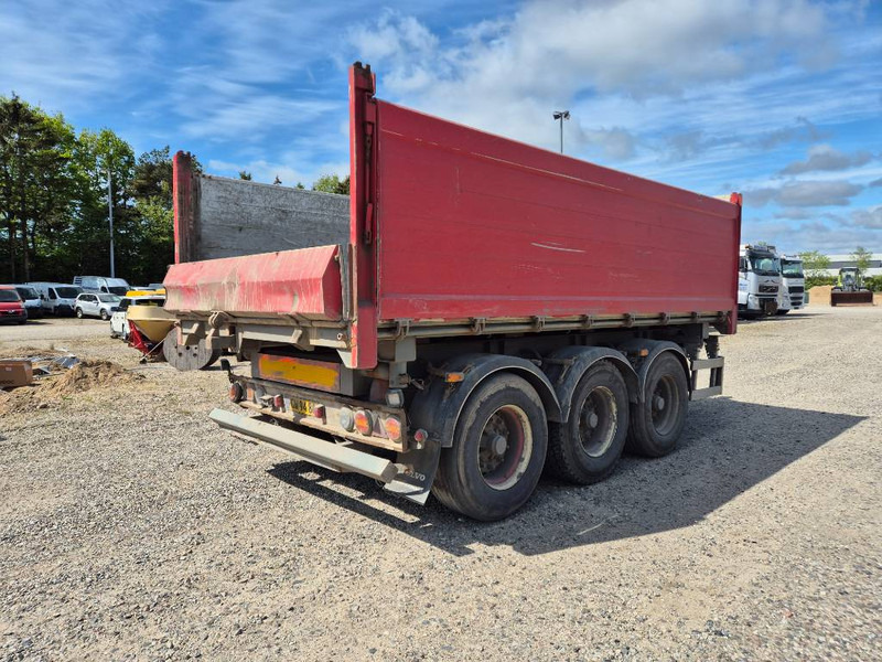 Nopa 3 axle tipper - Pótkocsi billenőplatós: 4 kép. Nopa 3 axle tipper - Pótkocsi billenőplatós: 4 kép.