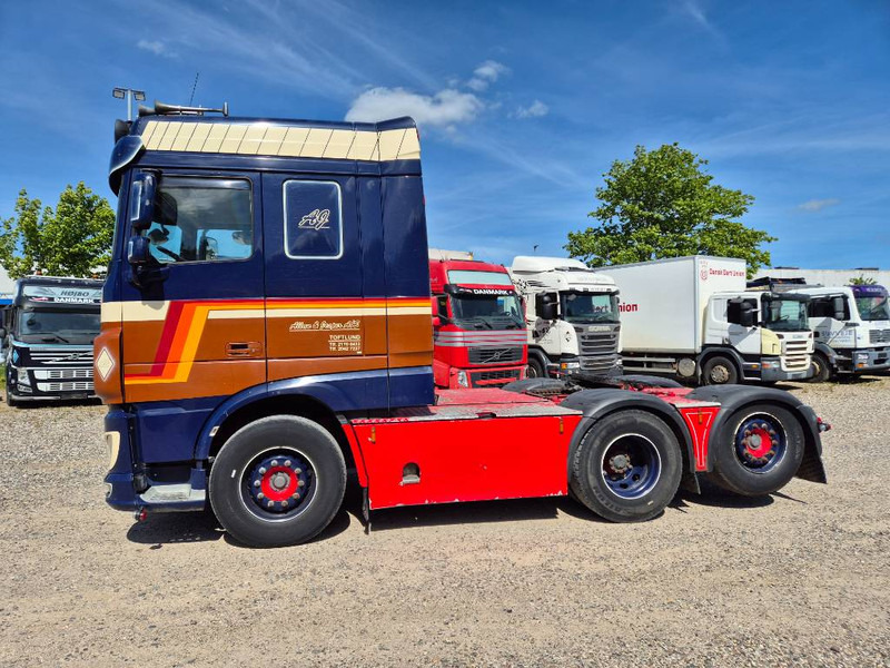 DAF XF 530 // Hydraulic // special interior - Nyergesvontató: 2 kép. DAF XF 530 // Hydraulic // special interior - Nyergesvontató: 2 kép.