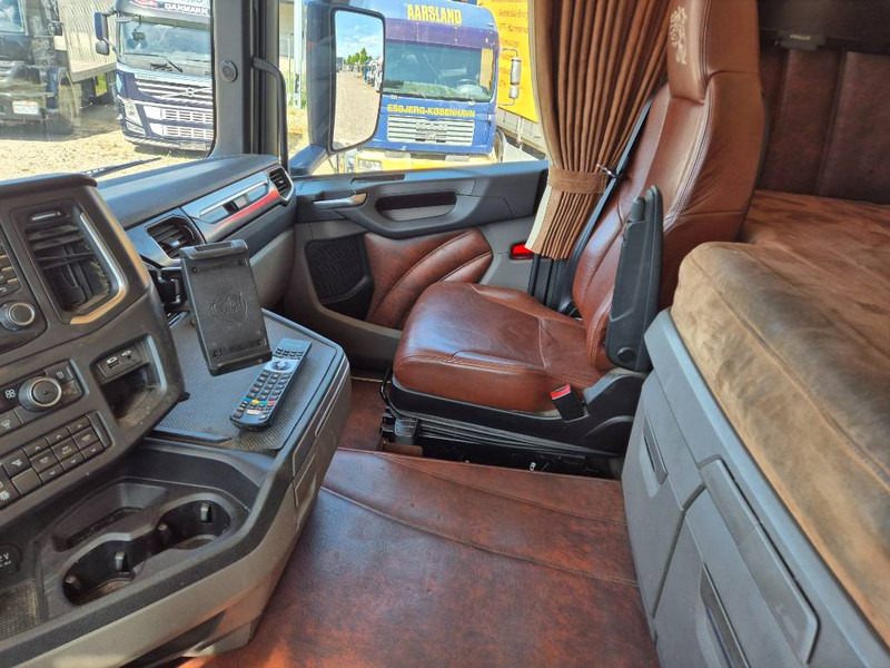 Nyergesvontató Scania R500 //6x2 // Big Hydraulic //Special interior: 10 kép.