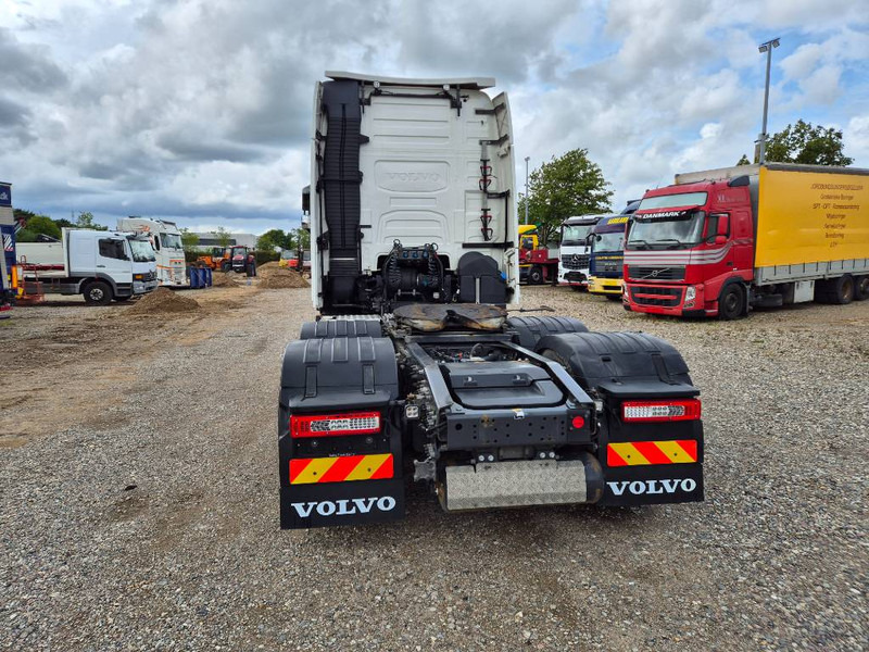 Volvo FH 500 6x2 // ACC/ Retarder // 10 Wheeler - Nyergesvontató: 4 kép. Volvo FH 500 6x2 // ACC/ Retarder // 10 Wheeler - Nyergesvontató: 4 kép.