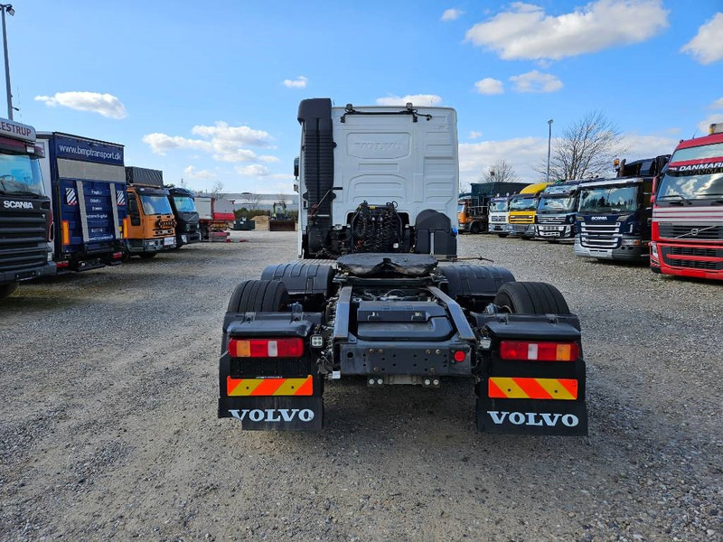 Volvo FH 500 // 6x2 // Hydraulik // ACC - Nyergesvontató: 5 kép. Volvo FH 500 // 6x2 // Hydraulik // ACC - Nyergesvontató: 5 kép.