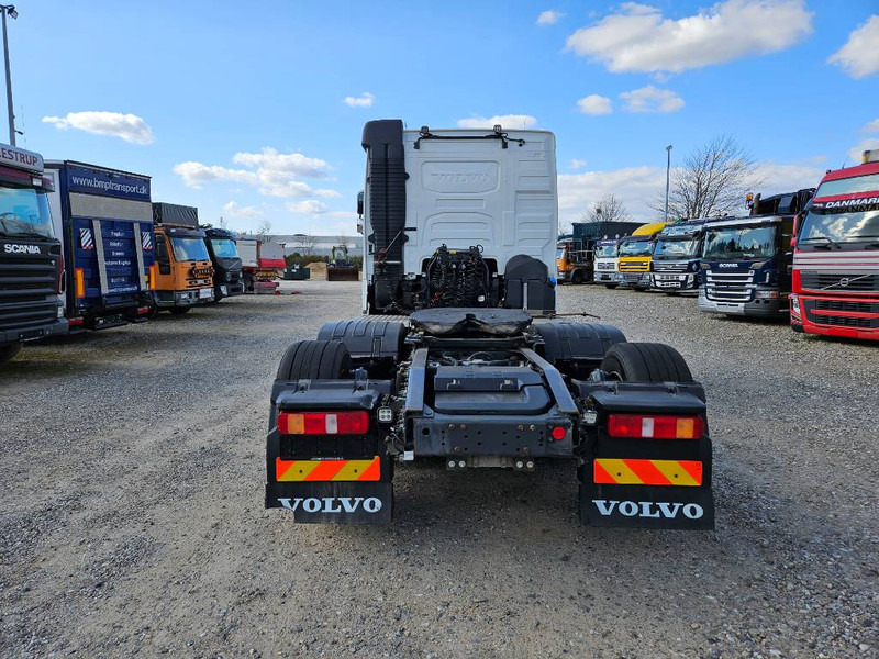 Volvo FH 500 // 6x2 // Hydraulik // ACC - Nyergesvontató: 5 kép. Volvo FH 500 // 6x2 // Hydraulik // ACC - Nyergesvontató: 5 kép.