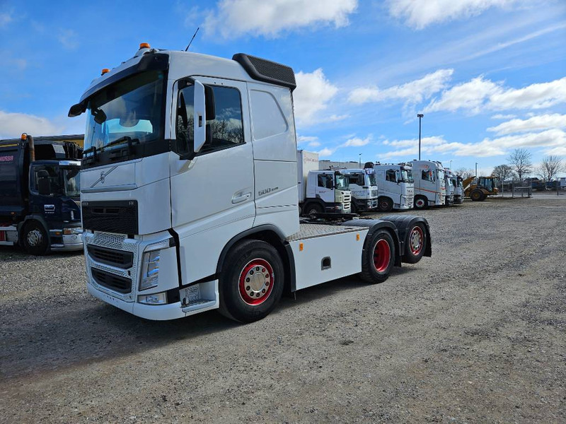 Volvo FH 500 // 6x2 // Hydraulik // ACC - Nyergesvontató: 1 kép. Volvo FH 500 // 6x2 // Hydraulik // ACC - Nyergesvontató: 1 kép.