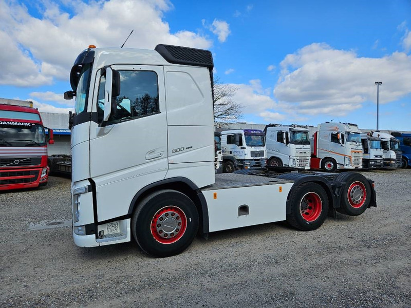 Volvo FH 500 // 6x2 // Hydraulik // ACC - Nyergesvontató: 2 kép. Volvo FH 500 // 6x2 // Hydraulik // ACC - Nyergesvontató: 2 kép.
