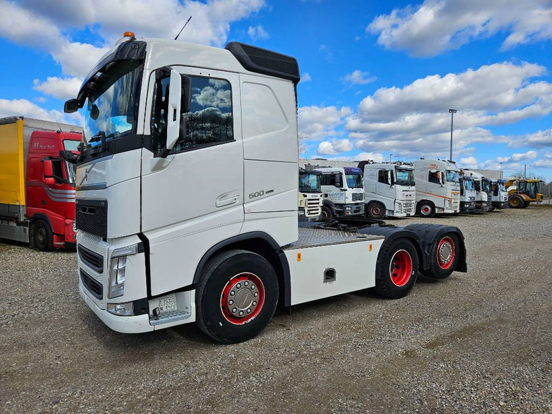 Volvo FH 500 // 6x2 // Hydraulik // ACC - Nyergesvontató: 1 kép. Volvo FH 500 // 6x2 // Hydraulik // ACC - Nyergesvontató: 1 kép.