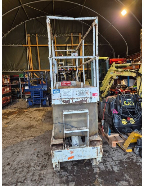 Pinguely Haulotte H800E // 2 personers - Ollós emelő: 3 kép. Pinguely Haulotte H800E // 2 personers - Ollós emelő: 3 kép.