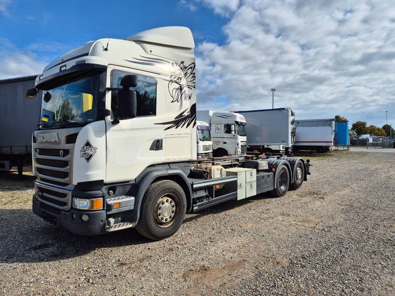 Scania R 410 6x2/4 // Hook // Euro 6 // Kroghejs - Horgos rakodó teherautó: 2 kép. Scania R 410 6x2/4 // Hook // Euro 6 // Kroghejs - Horgos rakodó teherautó: 2 kép.