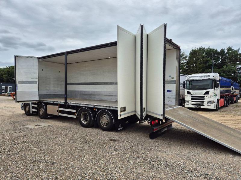 Scania R 500 8x2 //Rampe// Underboring - Dobozos felépítményű teherautó: 1 kép. Scania R 500 8x2 //Rampe// Underboring - Dobozos felépítményű teherautó: 1 kép.