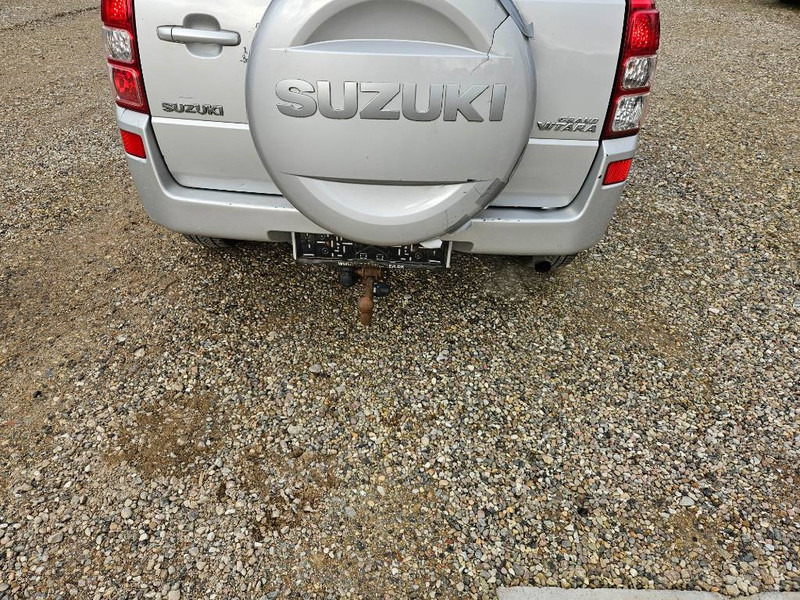 Suzuki Grand Vitara 2,0 GLX aut. Van 5d - Autó: 4 kép. Suzuki Grand Vitara 2,0 GLX aut. Van 5d - Autó: 4 kép.