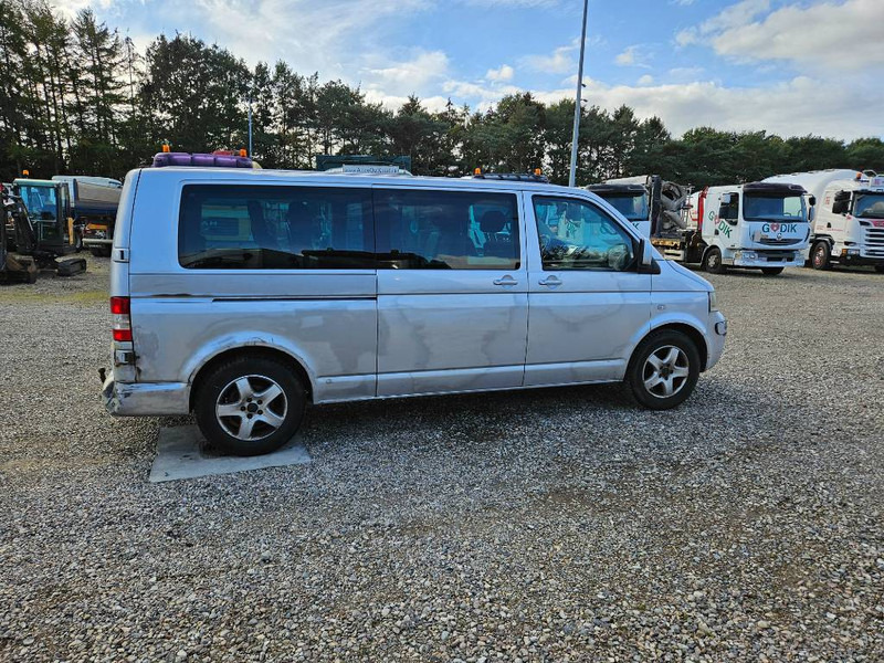Volkswagen Caravelle 2,5 TDi 130 lang 10prs 5d - Minibusz, Kisbusz: 5 kép. Volkswagen Caravelle 2,5 TDi 130 lang 10prs 5d - Minibusz, Kisbusz: 5 kép.