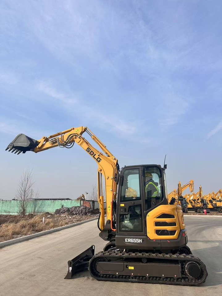 SDLG ER655H - Kotrógép: 3 kép. SDLG ER655H - Kotrógép: 3 kép.