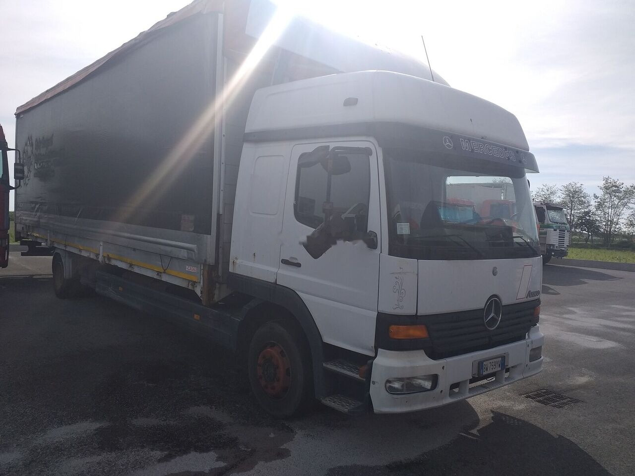 Mercedes-Benz ATEGO 12.28 - Ponyvás teherautó: 3 kép. Mercedes-Benz ATEGO 12.28 - Ponyvás teherautó: 3 kép.