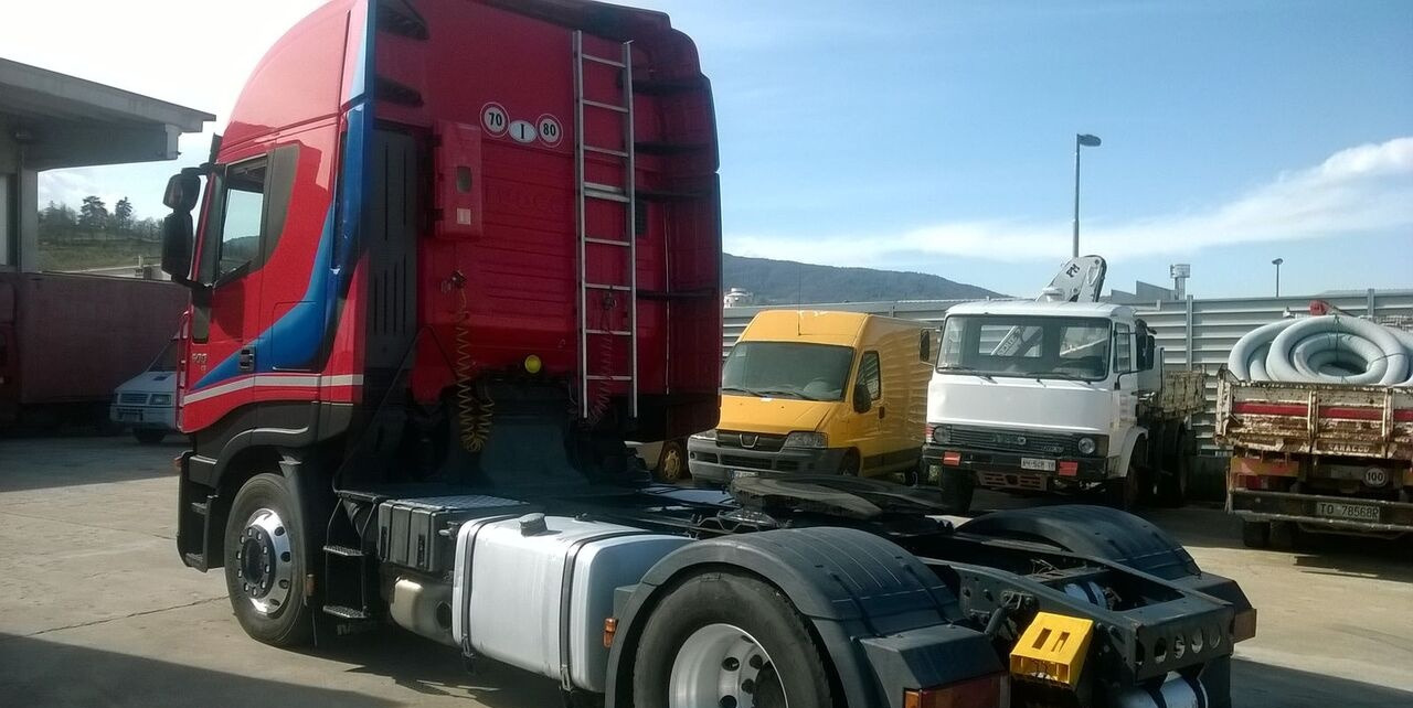 IVECO STRALIS 500 CUBE - Nyergesvontató: 4 kép. IVECO STRALIS 500 CUBE - Nyergesvontató: 4 kép.