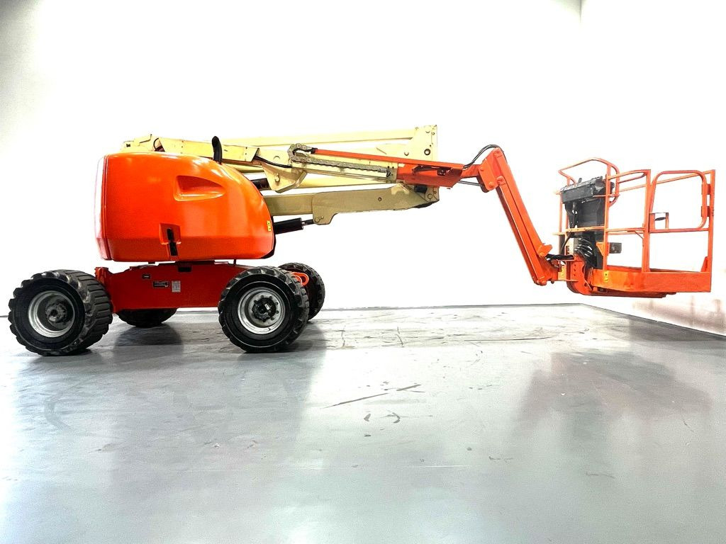 JLG 450AJ - Személyemelő: 5 kép. JLG 450AJ - Személyemelő: 5 kép.