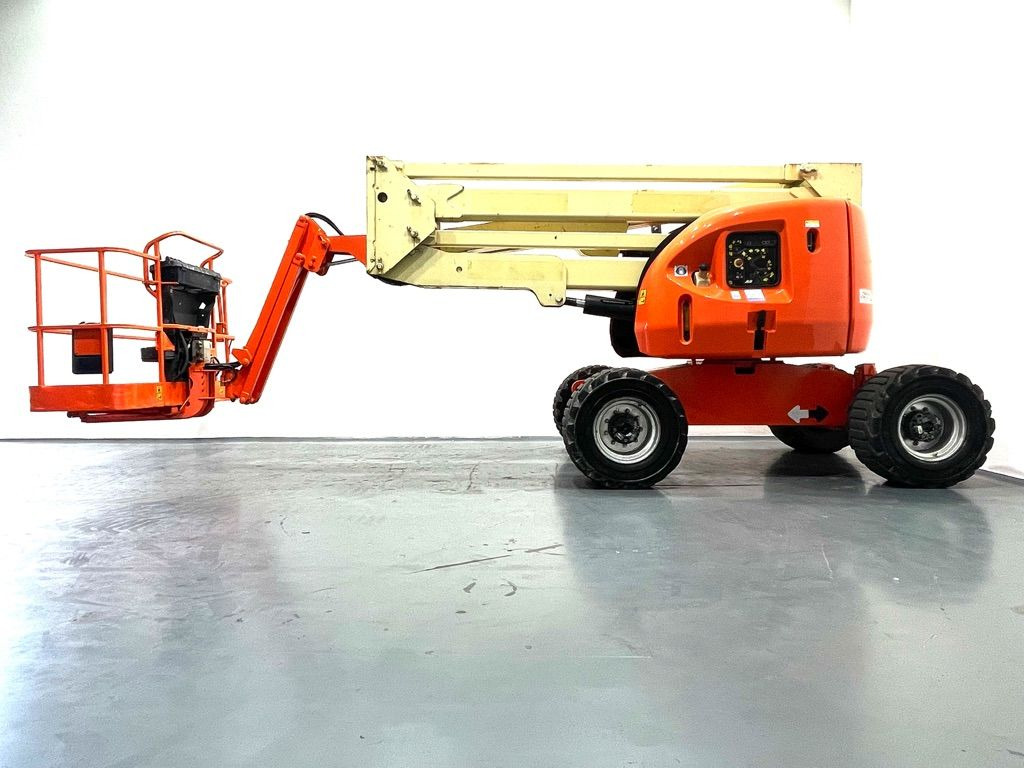 JLG 450AJ - Személyemelő: 4 kép. JLG 450AJ - Személyemelő: 4 kép.