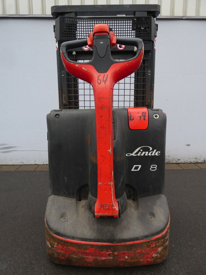 Linde D08-1160 - Emelőtargoncá: 3 kép. Linde D08-1160 - Emelőtargoncá: 3 kép.