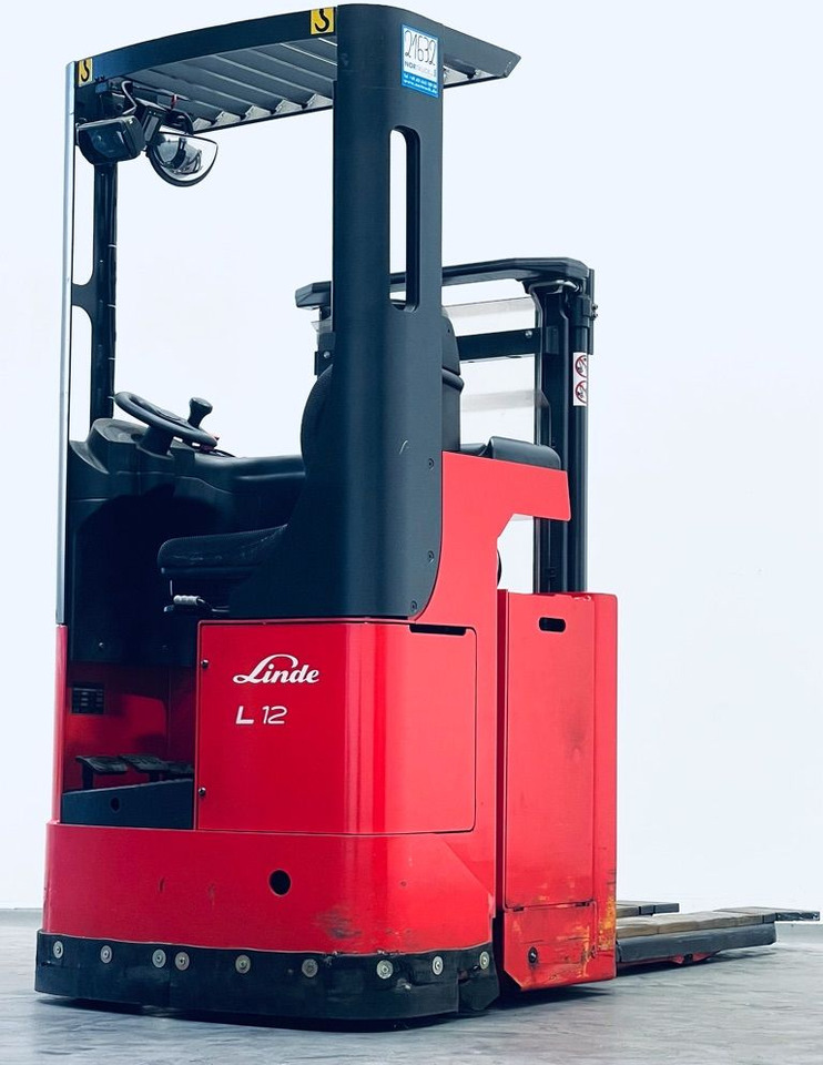 Linde L12R-379 - Emelőtargoncá: 1 kép. Linde L12R-379 - Emelőtargoncá: 1 kép.
