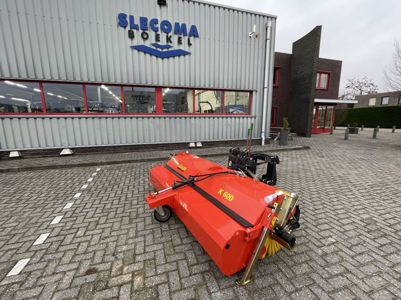 ADLER K600-240 Veegmachine - Takarítógép: 2 kép. ADLER K600-240 Veegmachine - Takarítógép: 2 kép.