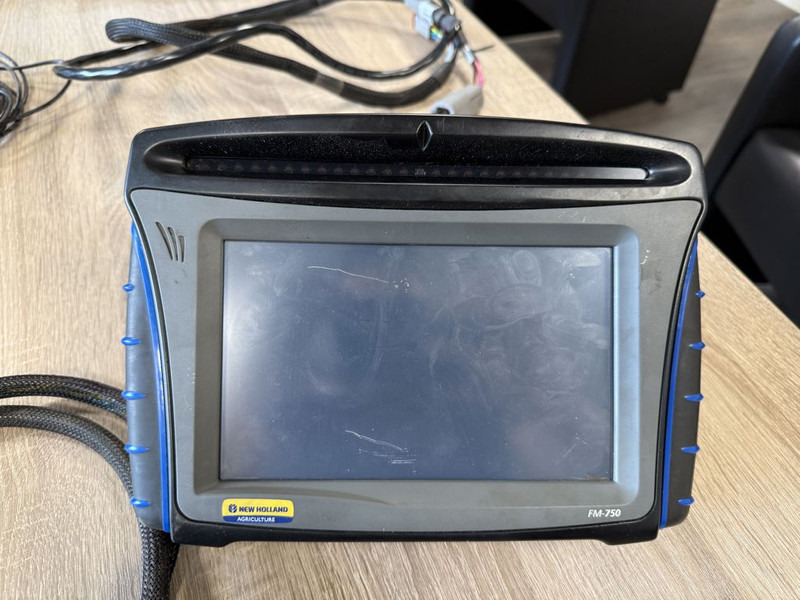 Trimble GFX-750 / New Holland FM-750 GPS - Alkatrész - Teherautó: 1 kép. Trimble GFX-750 / New Holland FM-750 GPS - Alkatrész - Teherautó: 1 kép.