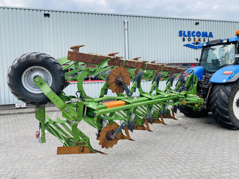 Amazone Cayros XS V 5 schaar Wentelploeg - Eke: 4 kép. Amazone Cayros XS V 5 schaar Wentelploeg - Eke: 4 kép.